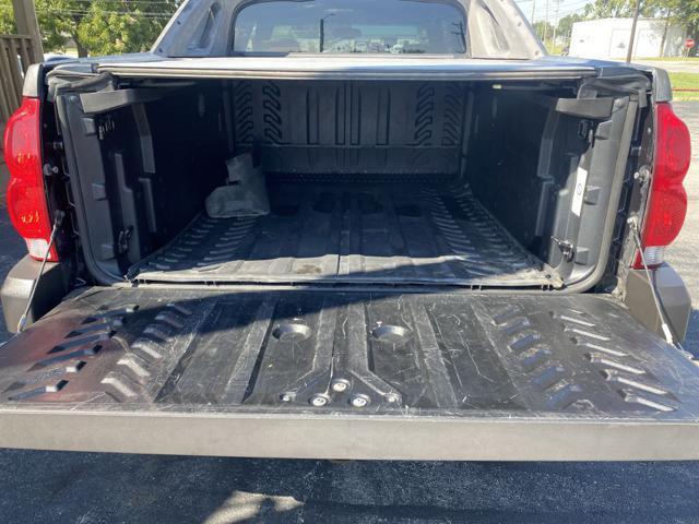 used 2003 Chevrolet Avalanche car, priced at $15,995