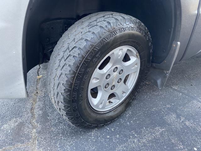 used 2003 Chevrolet Avalanche car, priced at $15,995