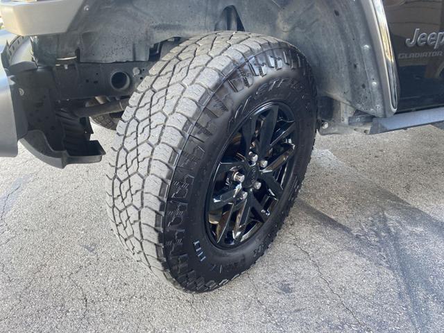 used 2022 Jeep Gladiator car, priced at $29,995