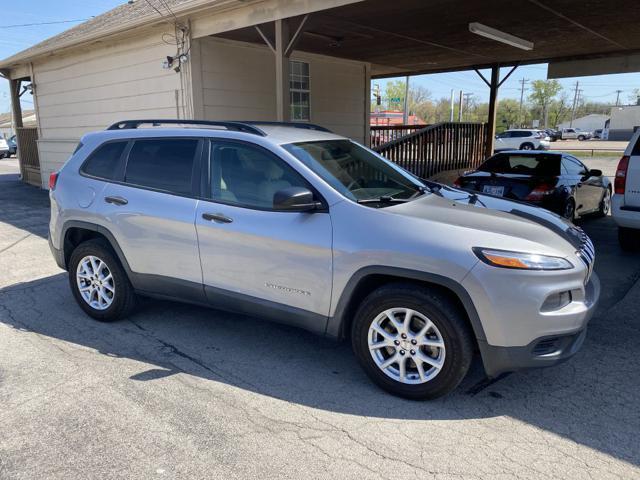 used 2016 Jeep Cherokee car, priced at $10,995