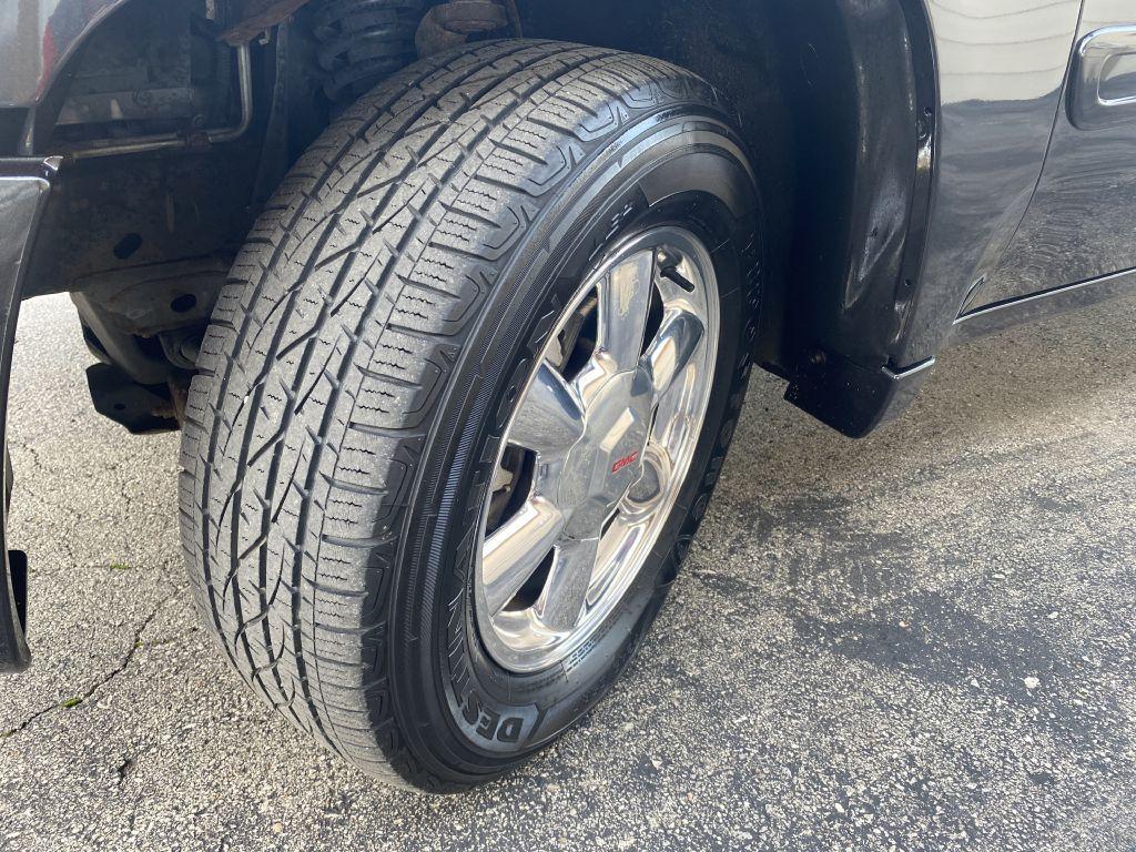 used 2004 GMC Envoy car, priced at $7,695