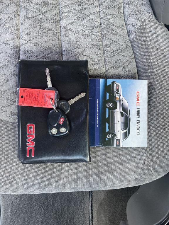 used 2004 GMC Envoy car, priced at $7,695