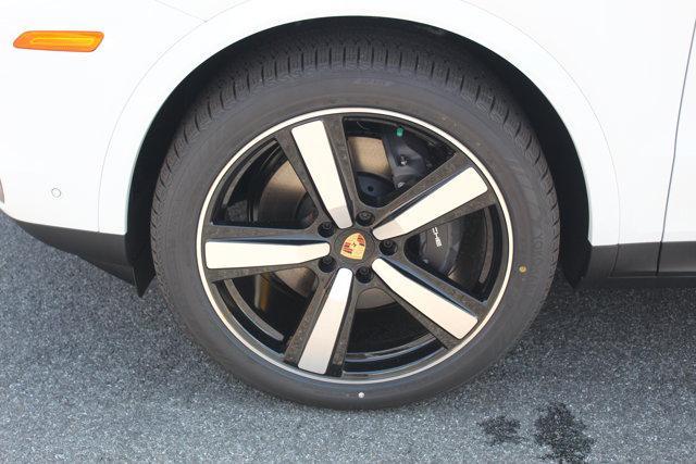 new 2025 Porsche Cayenne car, priced at $109,955