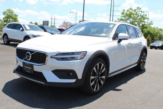 used 2020 Volvo V60 Cross Country car, priced at $29,755