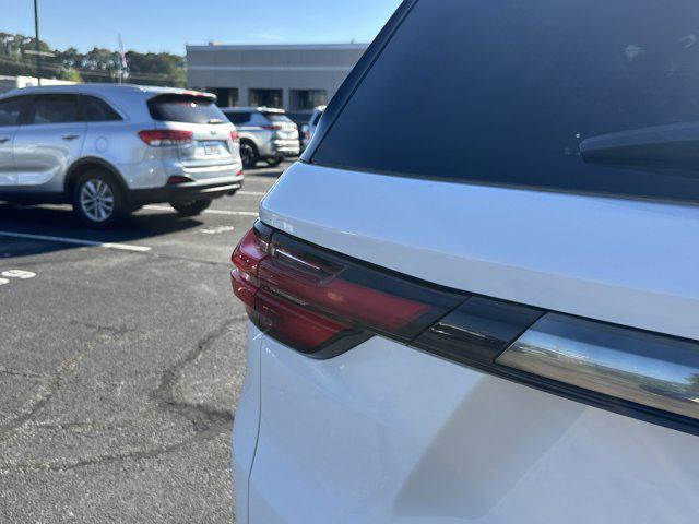 used 2022 Chevrolet Traverse car, priced at $31,991
