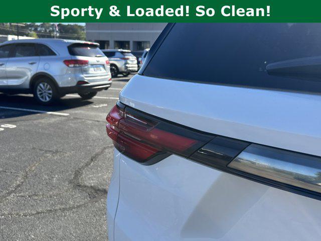 used 2022 Chevrolet Traverse car, priced at $29,991