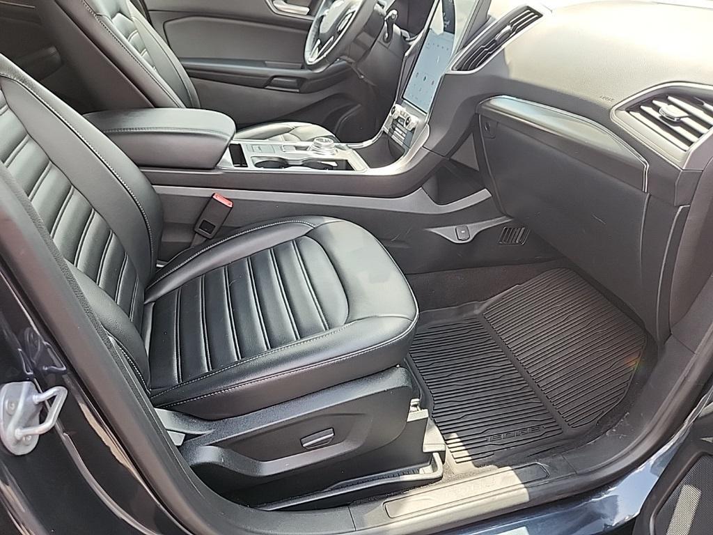 used 2022 Ford Edge car, priced at $25,000