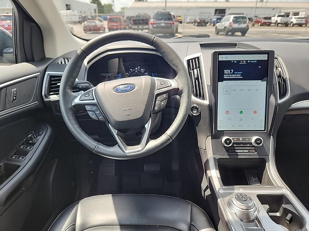 used 2022 Ford Edge car, priced at $25,000