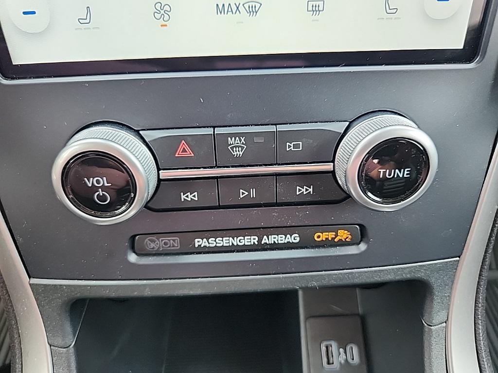 used 2022 Ford Edge car, priced at $25,000