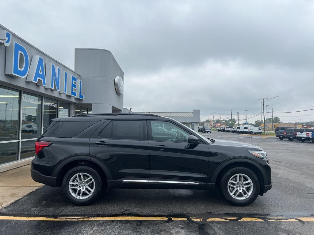 new 2025 Ford Explorer car, priced at $41,317