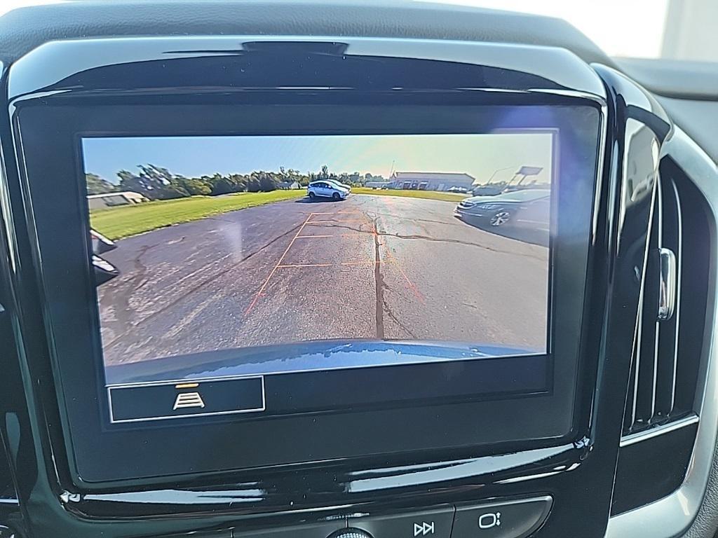 used 2023 Chevrolet Traverse car, priced at $27,995