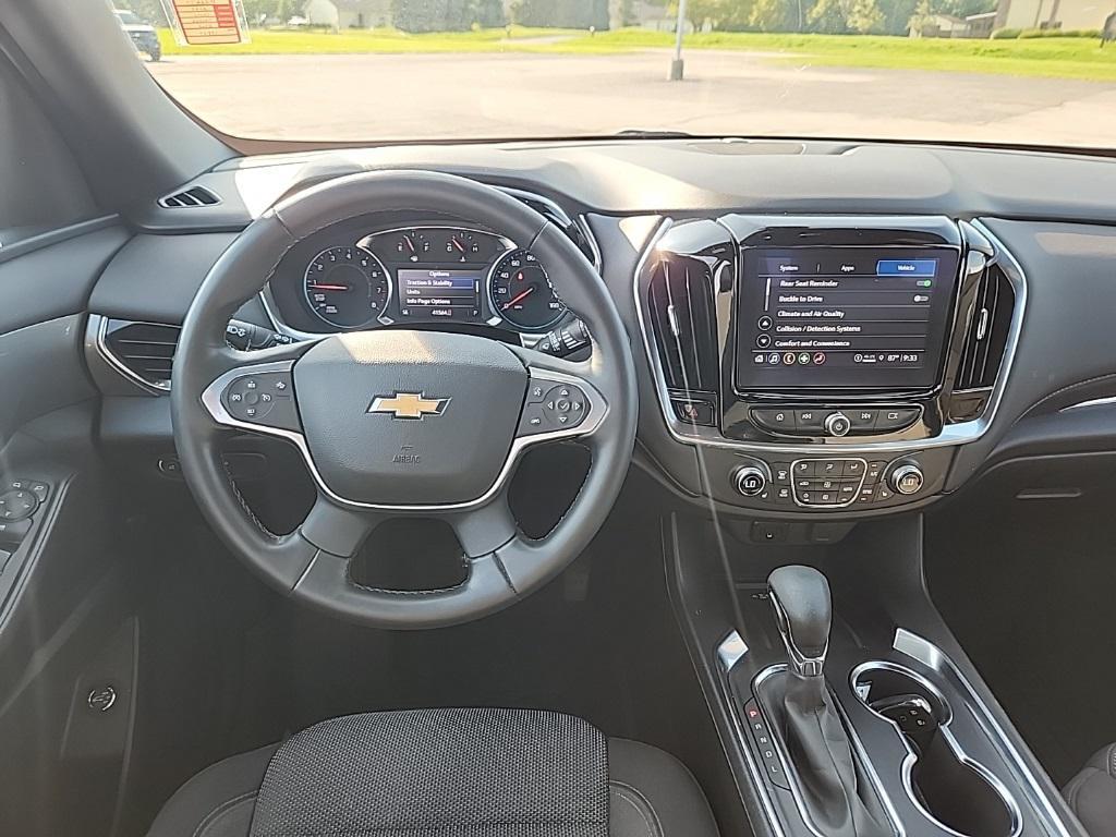 used 2023 Chevrolet Traverse car, priced at $27,995