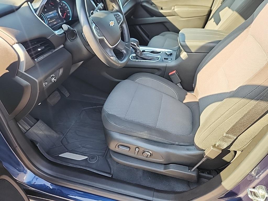 used 2023 Chevrolet Traverse car, priced at $27,995