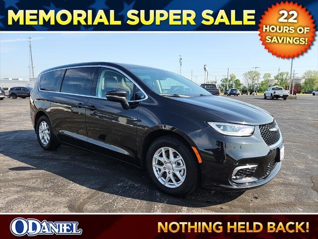 used 2023 Chrysler Pacifica car, priced at $23,731