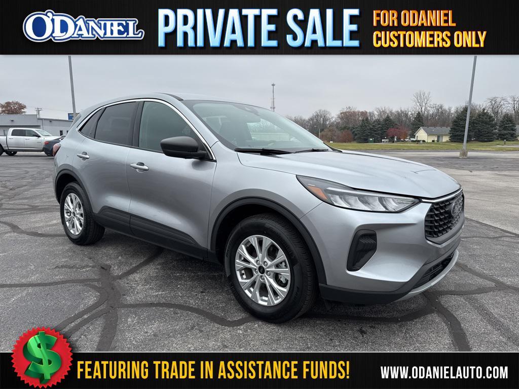 used 2024 Ford Escape car, priced at $22,334