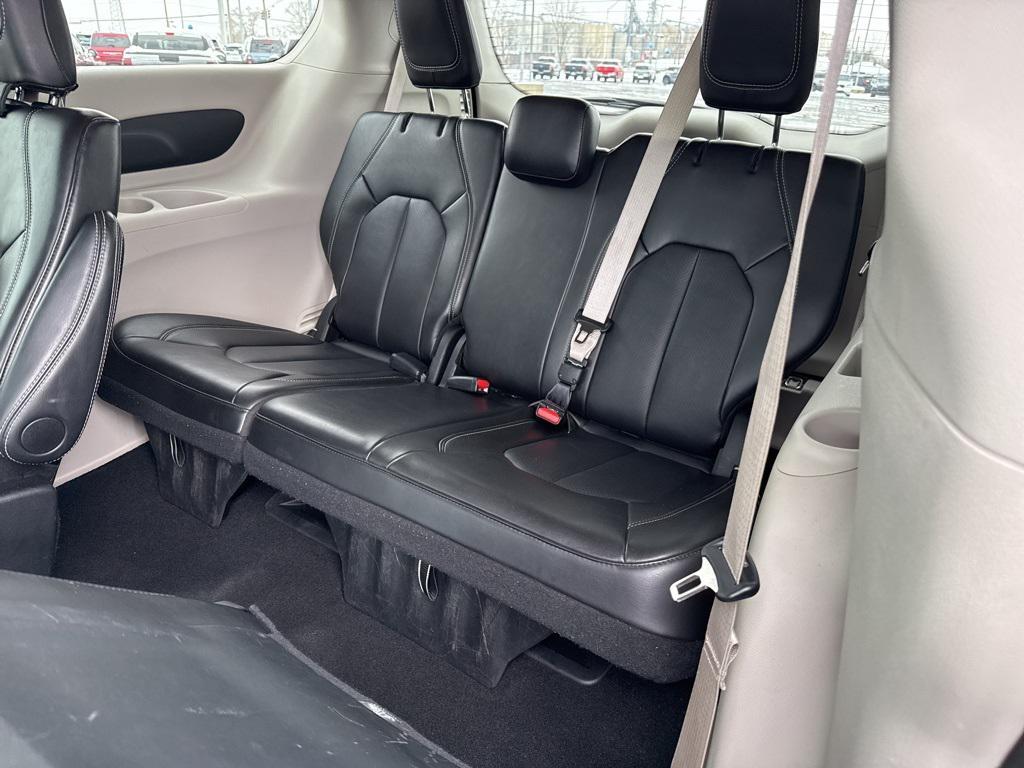 used 2024 Chrysler Pacifica car, priced at $28,000