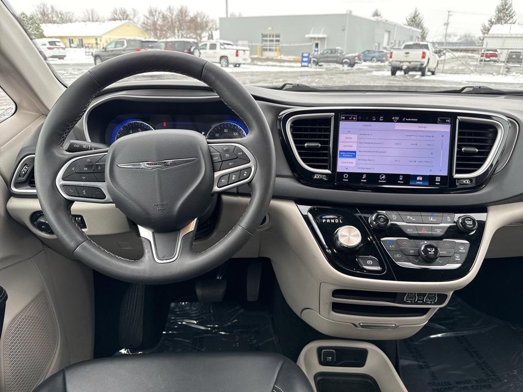 used 2024 Chrysler Pacifica car, priced at $28,000