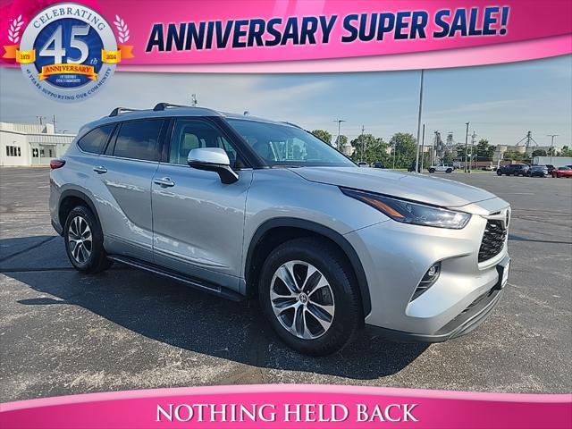 used 2022 Toyota Highlander car, priced at $31,485