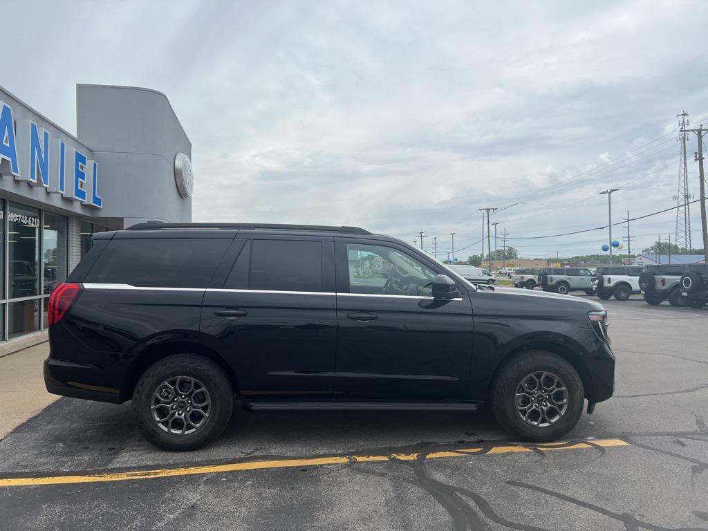 new 2025 Ford Expedition car, priced at $64,535