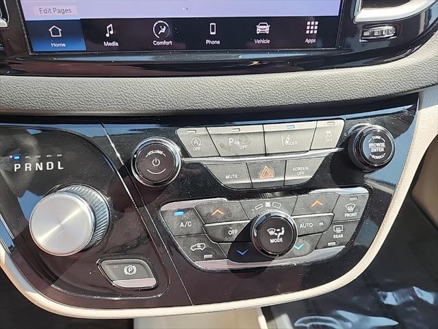used 2023 Chrysler Pacifica car, priced at $22,000