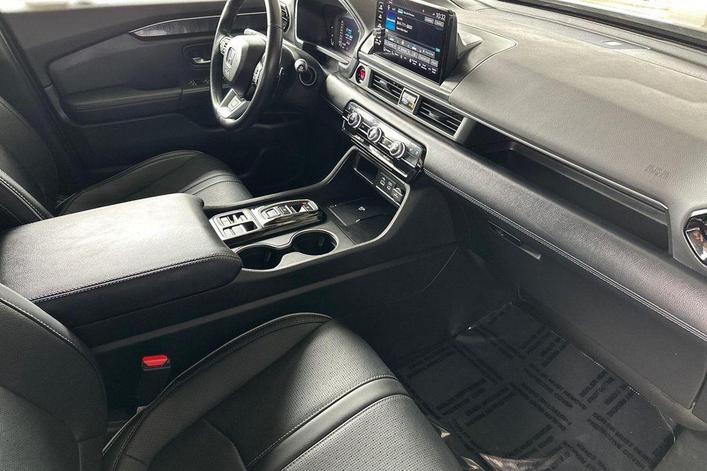used 2023 Honda Pilot car, priced at $43,100