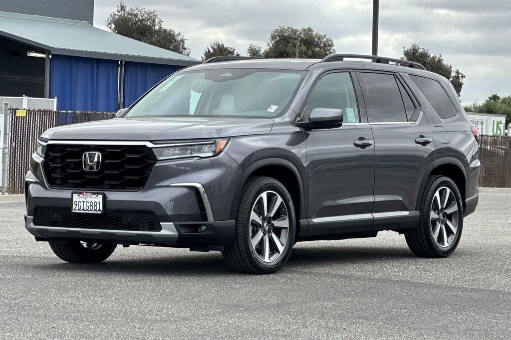 used 2023 Honda Pilot car, priced at $43,100