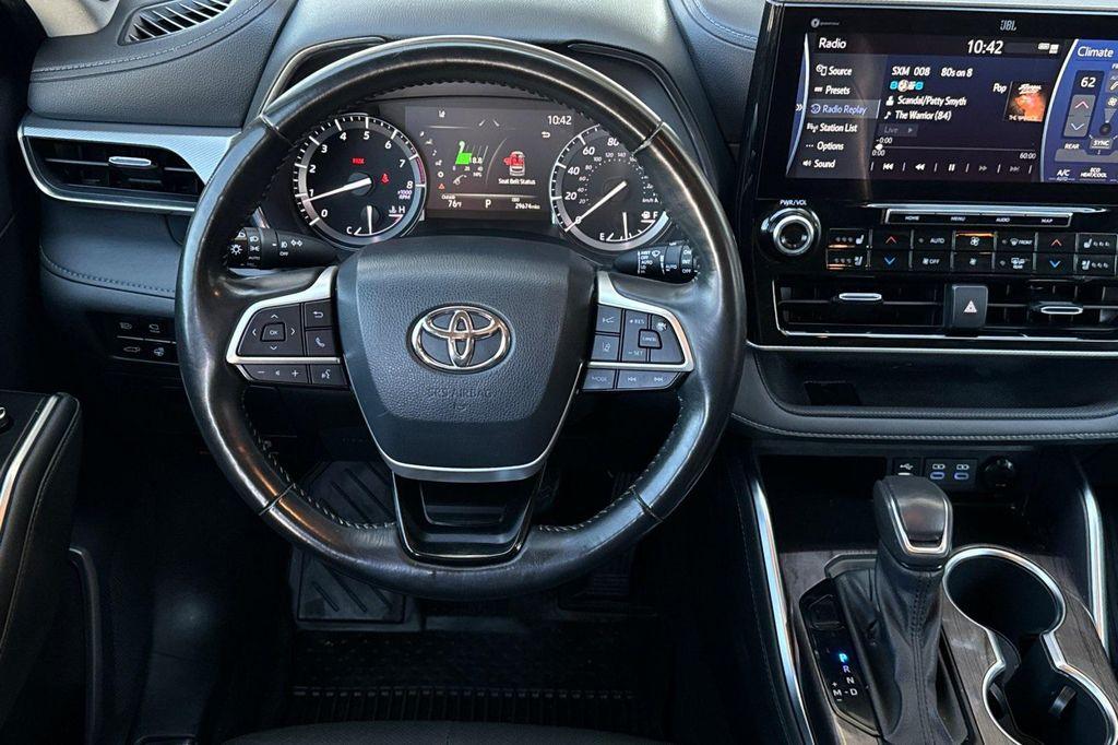 used 2022 Toyota Highlander car, priced at $41,099