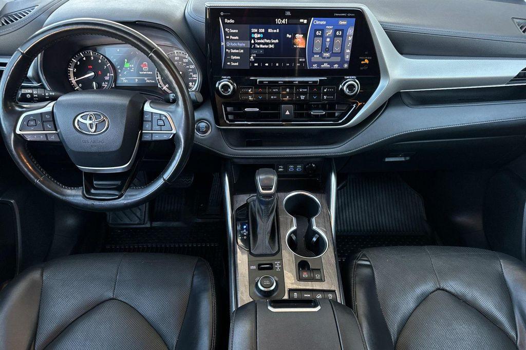 used 2022 Toyota Highlander car, priced at $41,099
