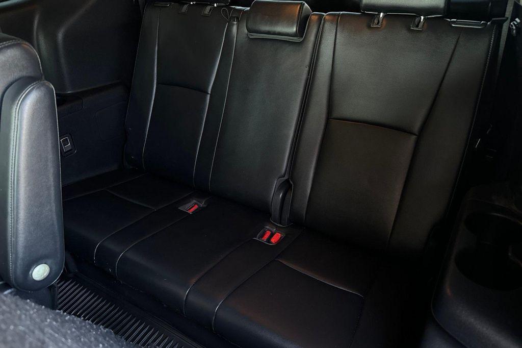 used 2022 Toyota Highlander car, priced at $41,099
