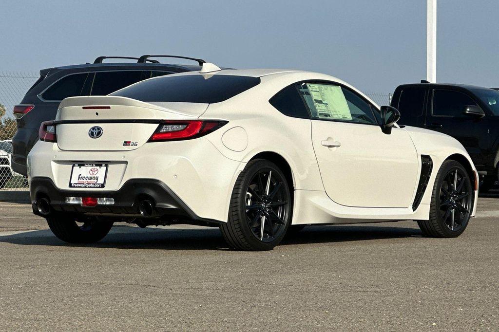 new 2025 Toyota GR86 car