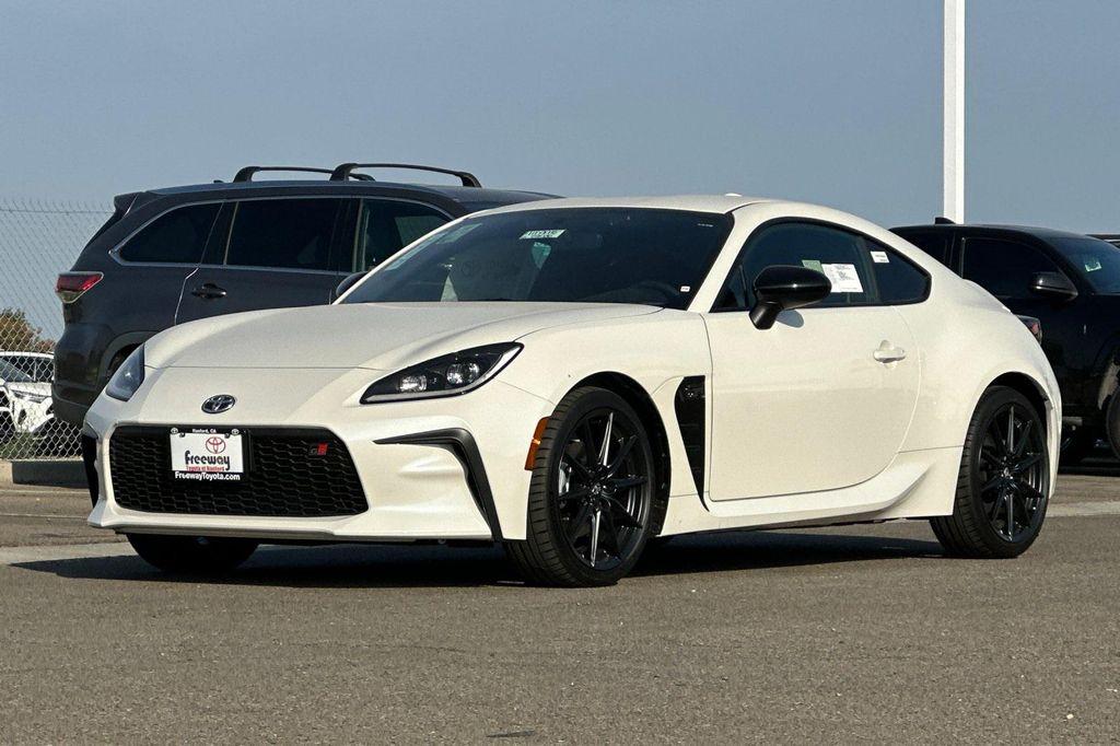 new 2025 Toyota GR86 car