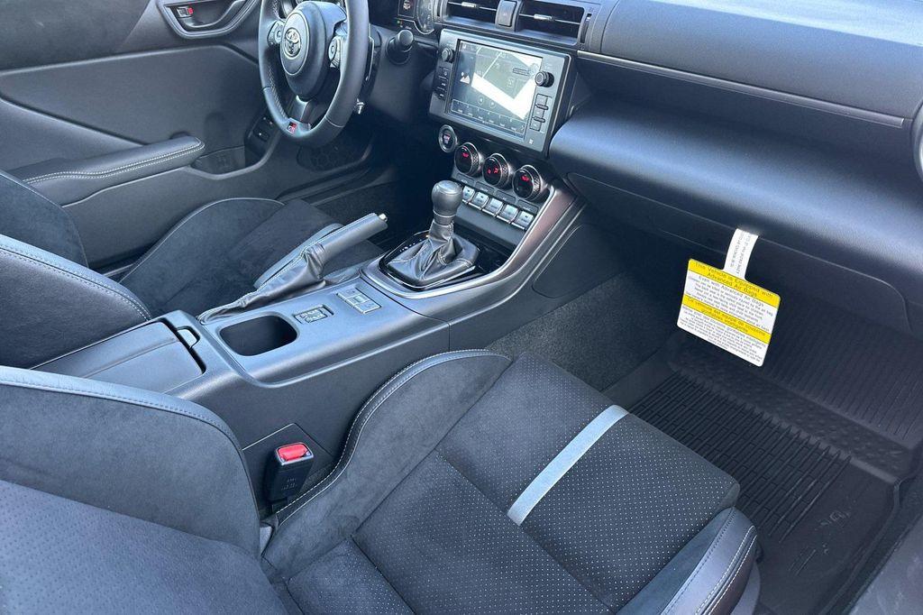 new 2025 Toyota GR86 car