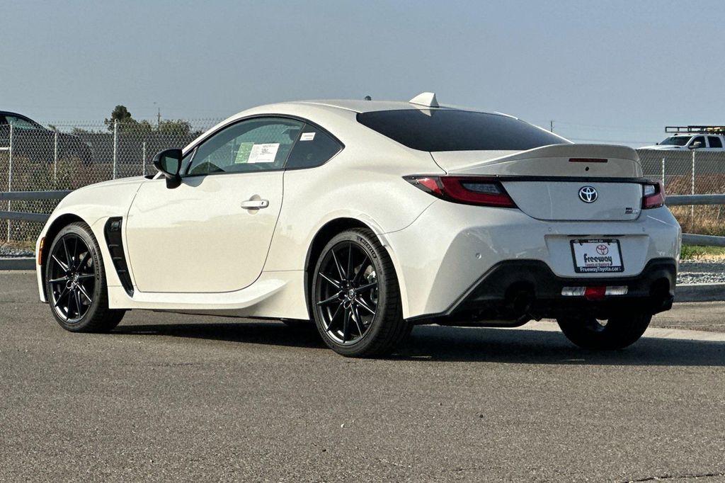 new 2025 Toyota GR86 car