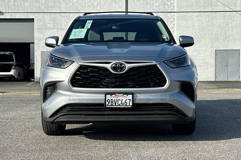 used 2022 Toyota Highlander car, priced at $28,744