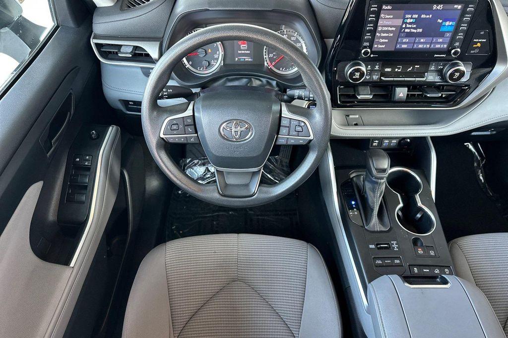 used 2022 Toyota Highlander car, priced at $28,744