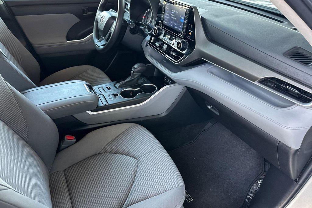 used 2022 Toyota Highlander car, priced at $28,744