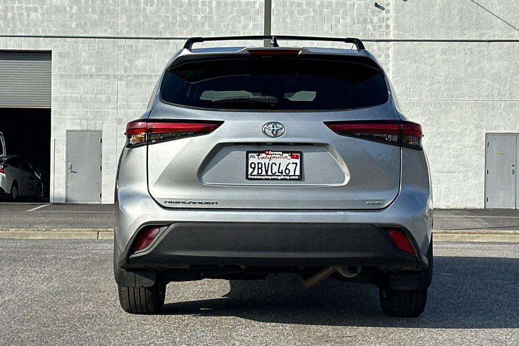used 2022 Toyota Highlander car, priced at $28,744