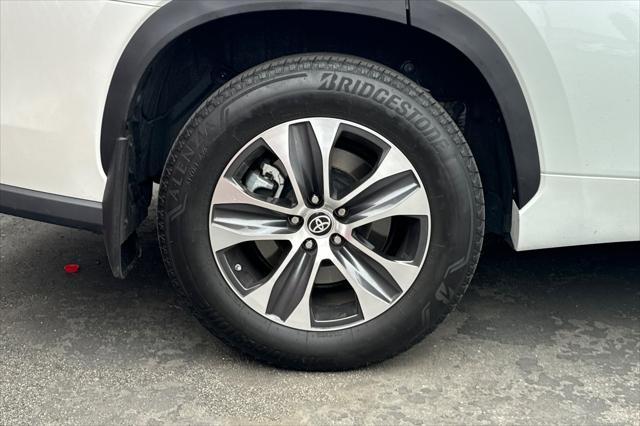 used 2023 Toyota Highlander car, priced at $37,850