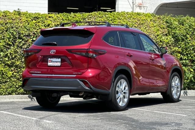 new 2025 Toyota Highlander car, priced at $51,098