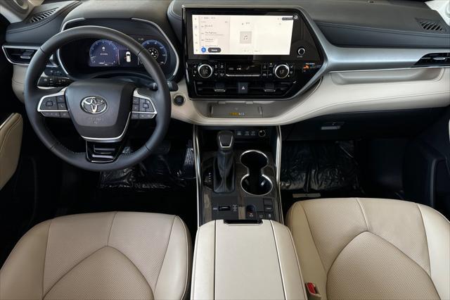 new 2025 Toyota Highlander car, priced at $51,098