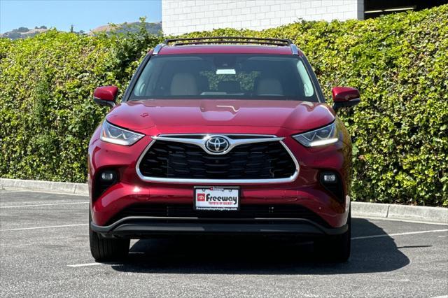 new 2025 Toyota Highlander car, priced at $51,098