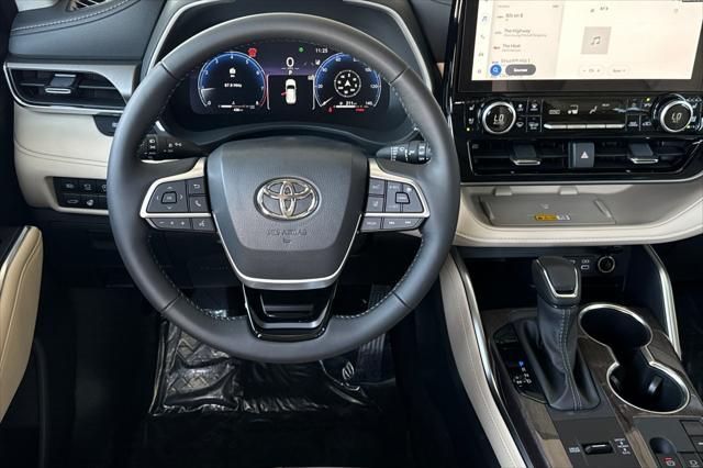 new 2025 Toyota Highlander car, priced at $51,098
