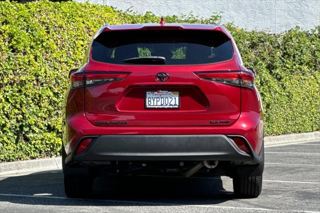 used 2021 Toyota Highlander car, priced at $35,049