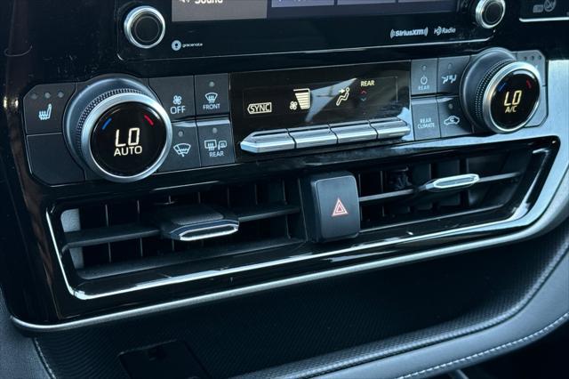 used 2021 Toyota Highlander car, priced at $35,049