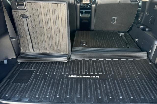 used 2021 Toyota Highlander car, priced at $35,049