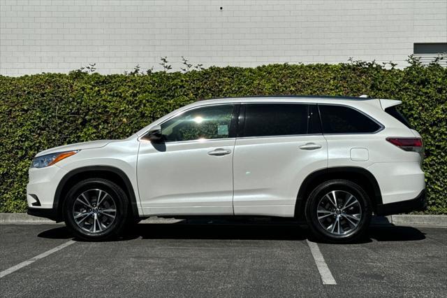 used 2016 Toyota Highlander car, priced at $19,499