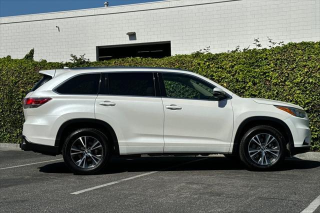 used 2016 Toyota Highlander car, priced at $19,499