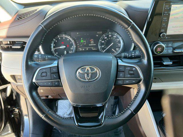 used 2021 Toyota Highlander car, priced at $33,000