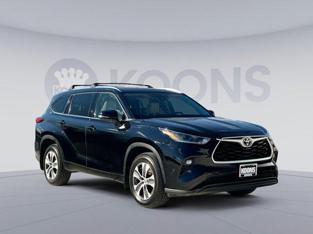 used 2021 Toyota Highlander car, priced at $33,000