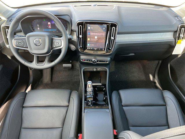new 2025 Volvo XC40 car, priced at $42,923